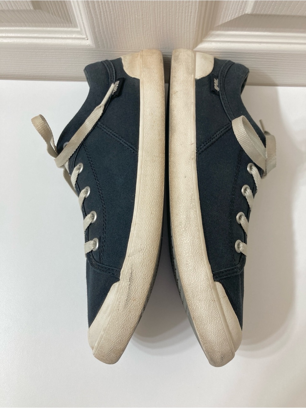 Teva Women’s Navy Blue Canvas Lace Up Freewheel Sneakers 11 Casual Preppy Sporty - Picture 6 of 8